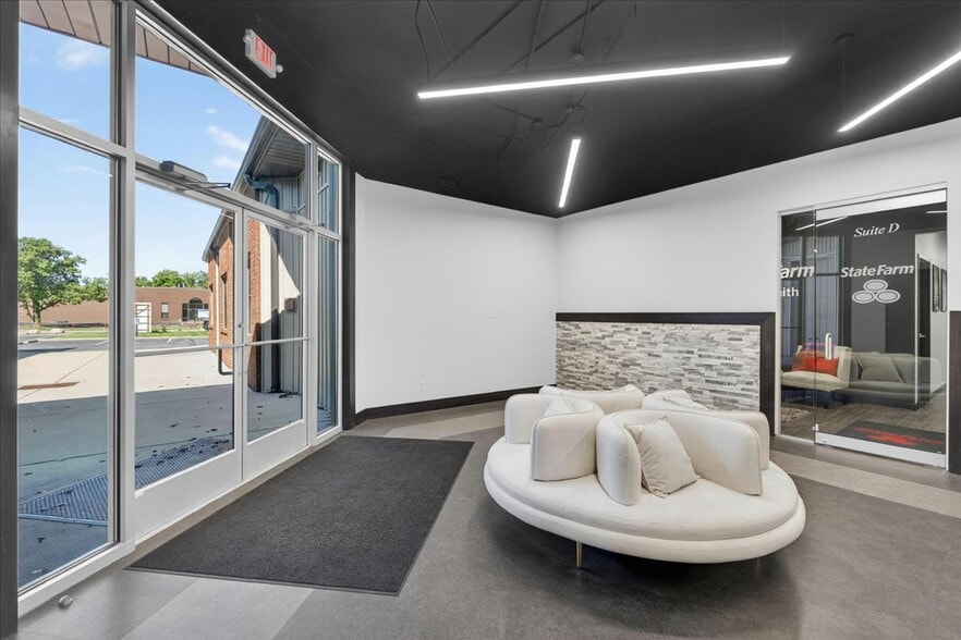 More Photos Of 618 Cepi Dr, Chesterfield Office For Lease