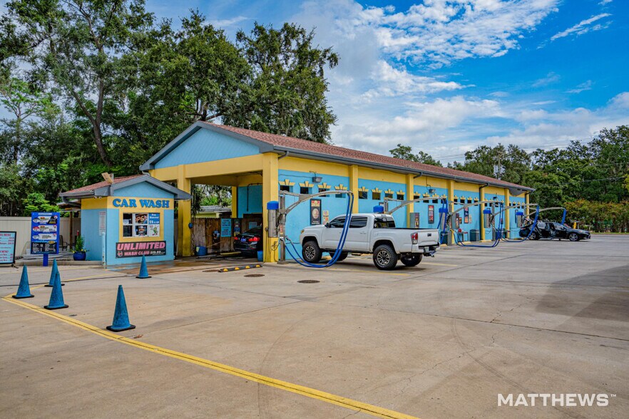 More Photos Of 802 W Bloomingdale Ave, Brandon Service Station For Sale