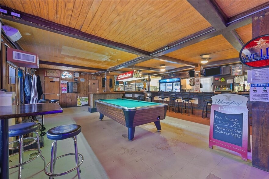 More Photos Of 337 S US Highway 17, East Palatka General Retail For Sale