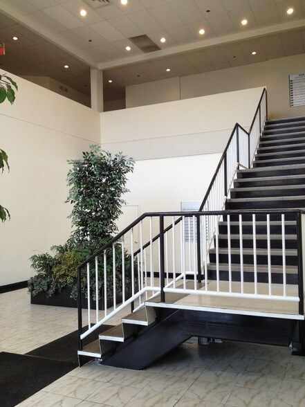 More Photos Of 2525 Brunswick Ave, Linden Warehouse For Lease