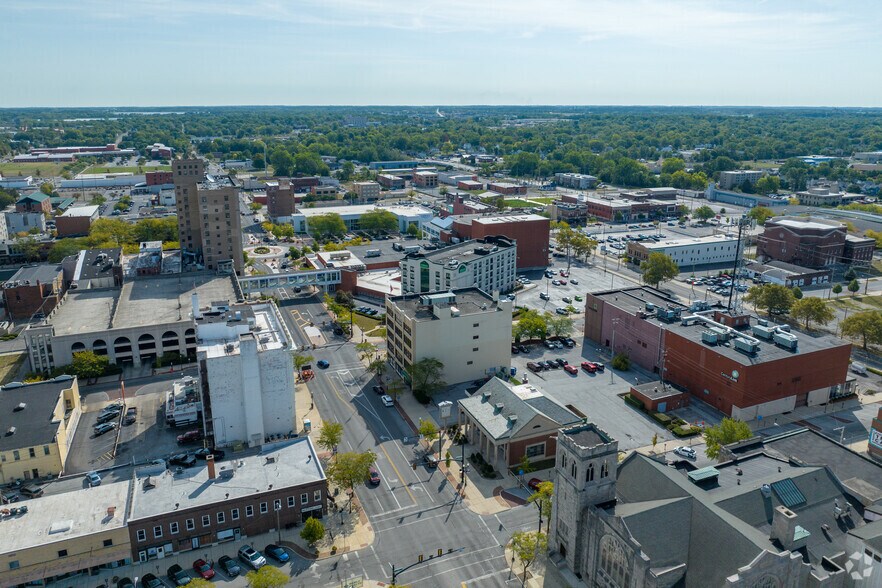 More Photos Of 205 W Market St, Lima Office For Sale