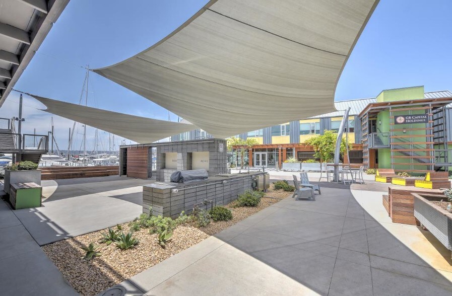 More Photos Of 4960 N Harbor Dr, San Diego Office For Lease