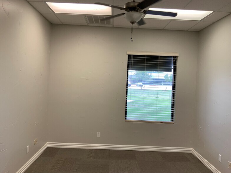 More Photos Of 350 Rufe Snow Dr, Keller Medical For Lease