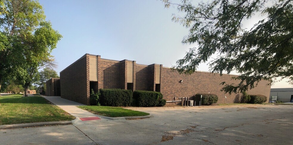 Primary Photo Of 3127 SW 61st St, Des Moines Warehouse For Lease