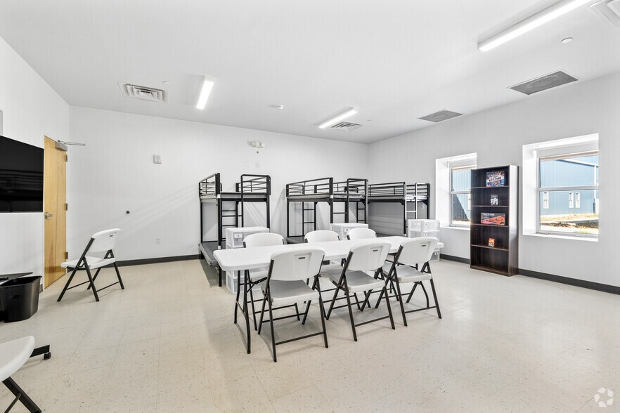 More Photos Of 434 Urenda Loop, Carrizo Springs Industrial For Sale