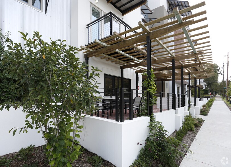 More Photos Of 141 Napoleon St, Baton Rouge Multifamily For Sale