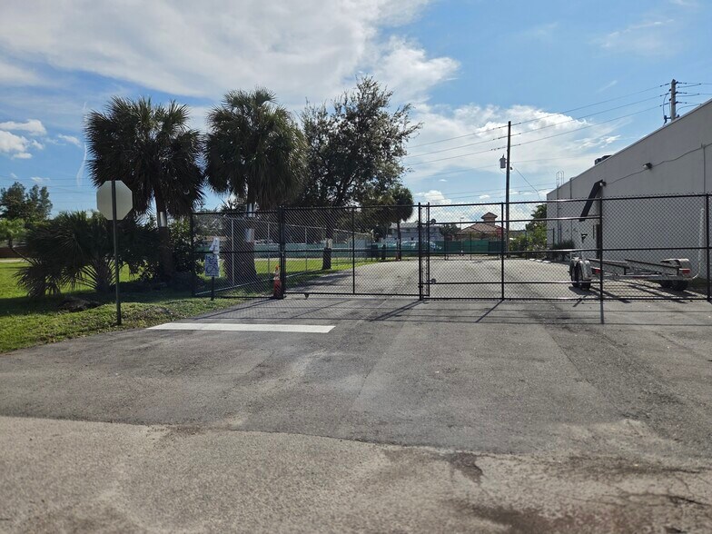 More Photos Of 2050 S Federal Hwy, Fort Lauderdale Freestanding For Lease