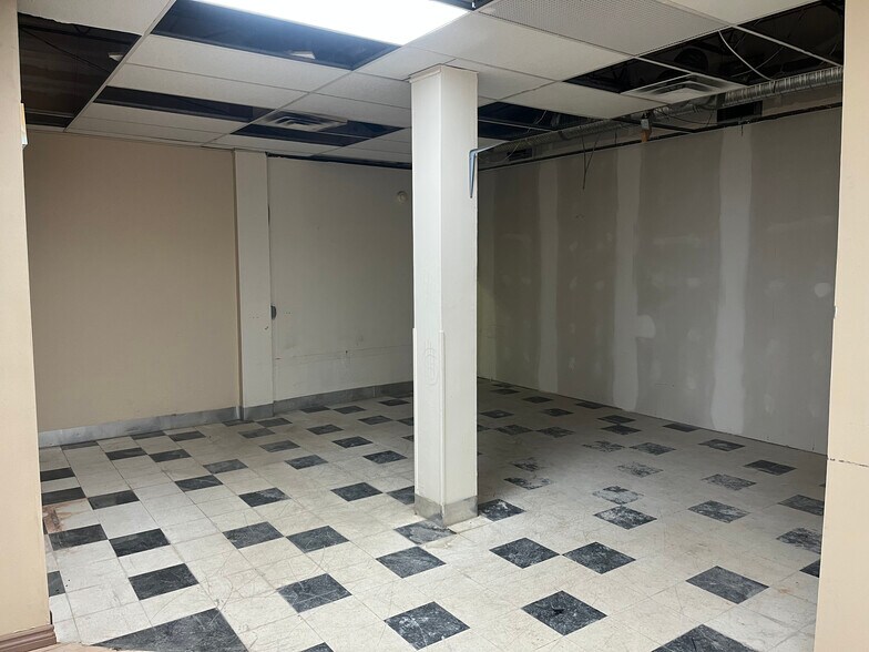 More Photos Of 12046 Fort Rd NW, Edmonton Apartments For Lease