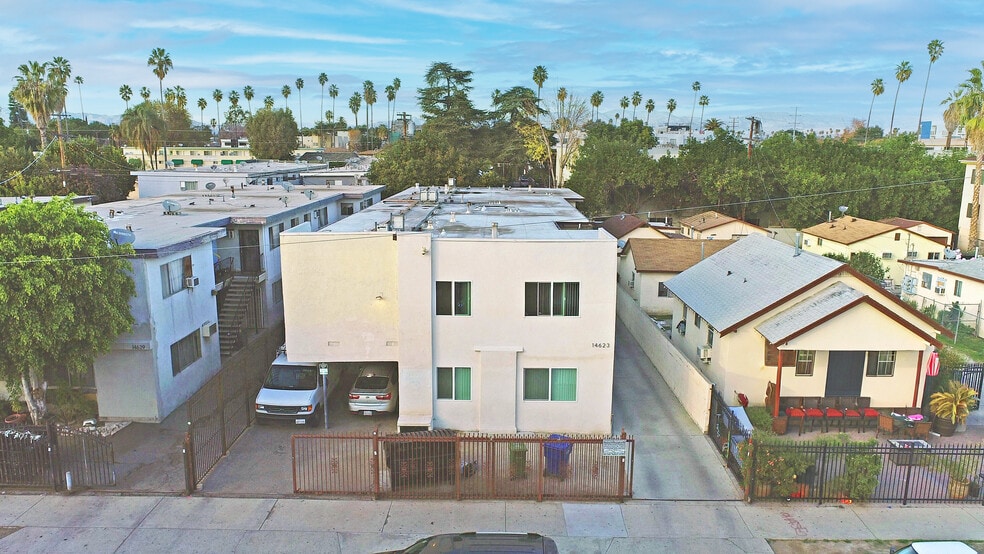 Primary Photo Of 14623 Calvert St, Van Nuys Apartments For Sale
