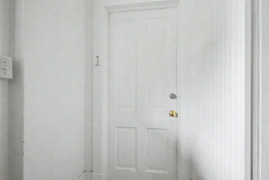 More Photos Of 1044 Maxwell Ave, Boulder Healthcare For Sale