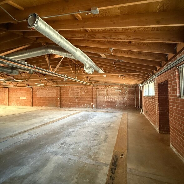 More Photos Of 4221 Redwood Ave, Los Angeles Loft Creative Space For Lease