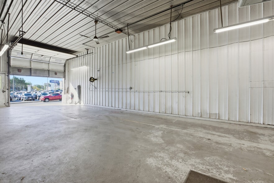 More Photos Of 560 River St, Haverhill General Retail For Sale