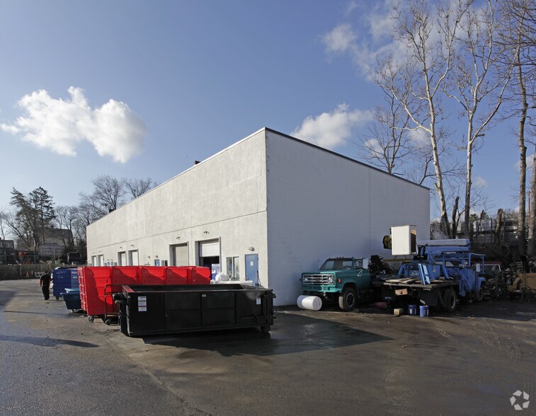More Photos Of 130 Lenox Ave, Stamford Warehouse For Sale