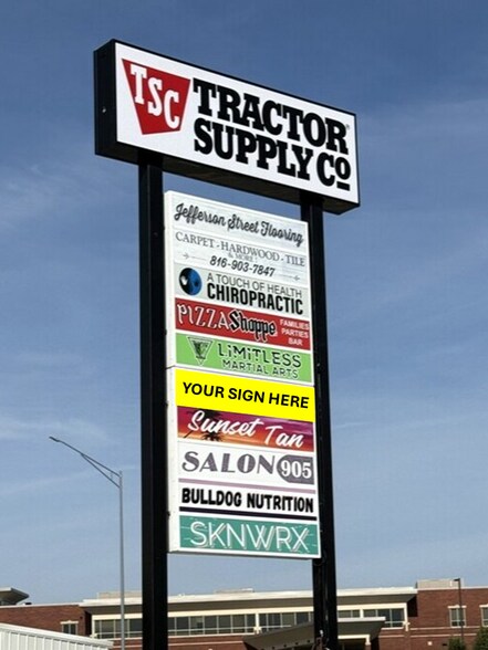 More Photos Of 901-925 W Highway 92, Kearney Storefront For Lease