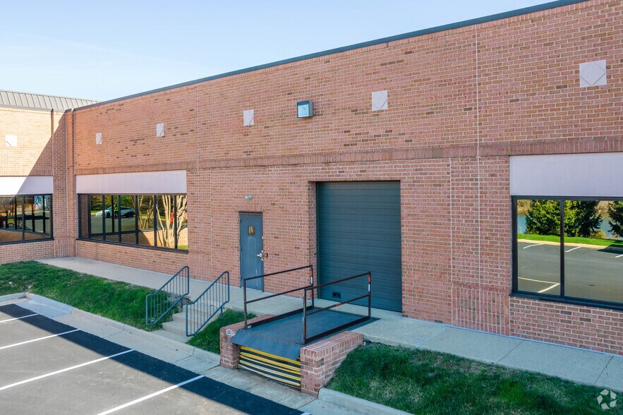 More Photos Of 20116 Ashbrook Pl, Ashburn Unknown For Lease