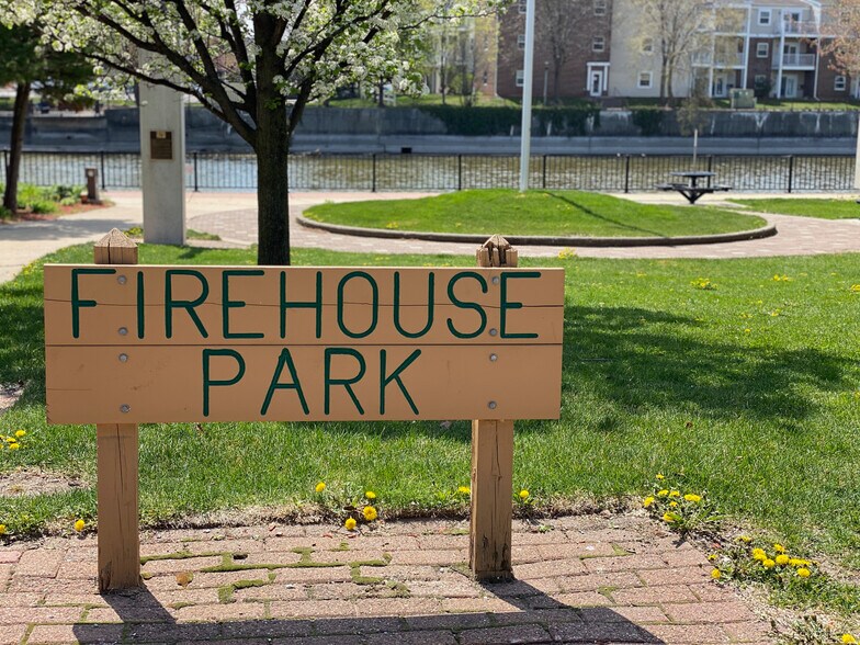 More Photos Of 100-101 E Milwaukee St, Janesville Office For Lease