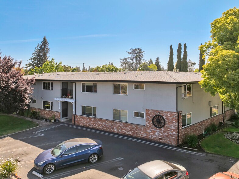 More Photos Of 1255 Woodside Rd, Redwood City Apartments For Sale