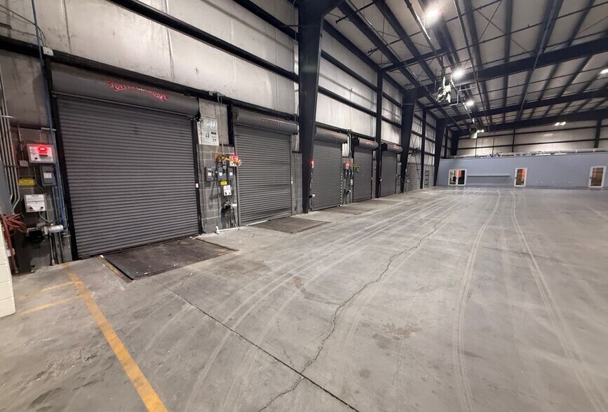 More Photos Of 108 Textile Dr, Martinsville Warehouse For Lease
