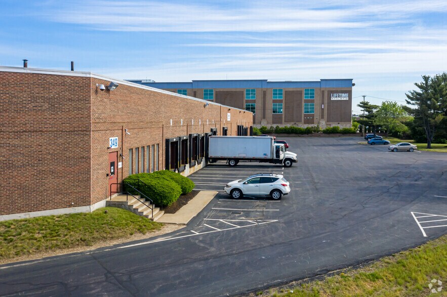 More Photos Of 349-369 University Ave, Westwood Manufacturing For Lease