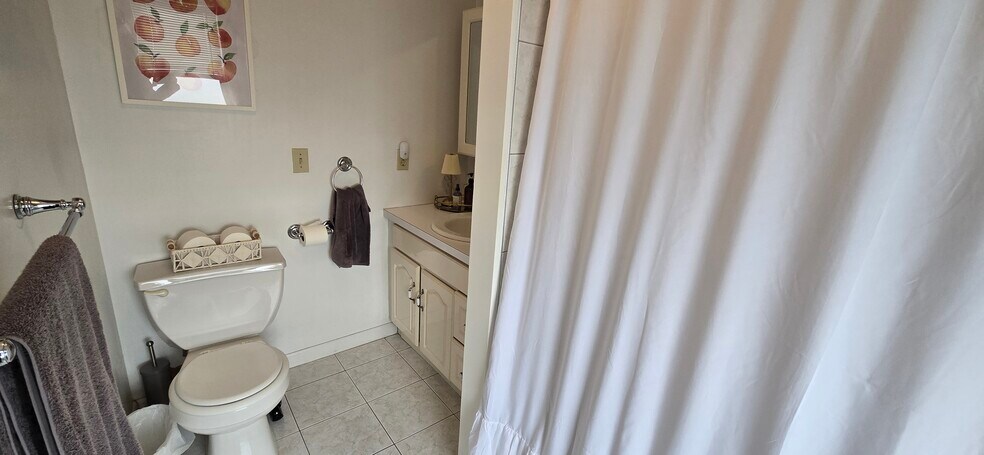 More Photos Of 639 Willis Ave, Williston Park Storefront For Sale