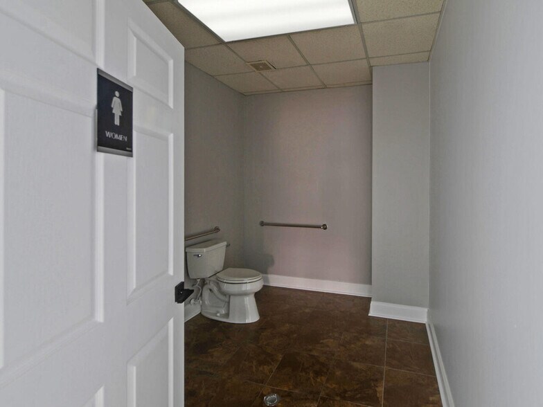 More Photos Of 134 Hurricane Shoals Rd, Lawrenceville Storefront Retail Office For Sale