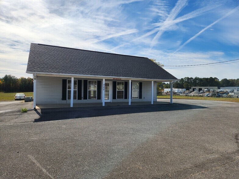 Primary Photo Of 700 W Grand Ave, Rainbow City General Retail For Lease