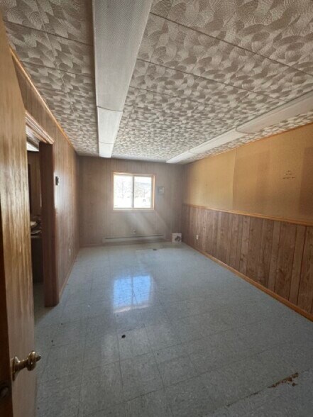 More Photos Of 628 South St, Hoosick Falls Specialty For Sale
