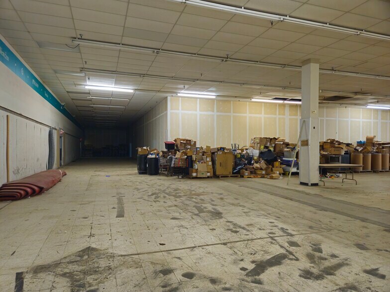 More Photos Of 4495-4499 Mall Dr, Steubenville Freestanding For Lease