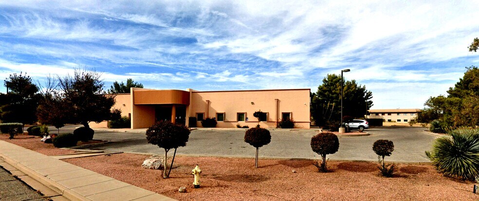 Primary Photo Of 2100 Paseo San Luis, Sierra Vista Office For Lease