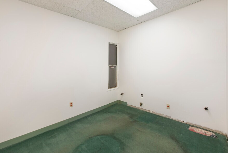 More Photos Of 3927-3929 Sacramento St, San Francisco Storefront Retail Residential For Sale