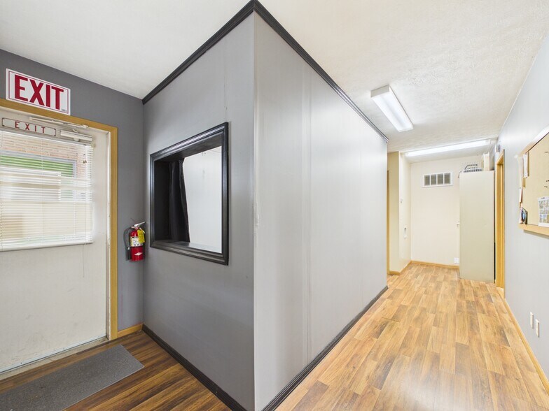 More Photos Of 414 Martin St, Greenville Office For Sale