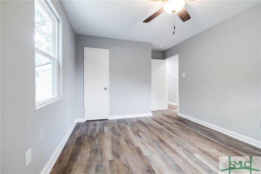 More Photos Of 504 E Montgomery Xrd, Savannah Office Residential For Sale