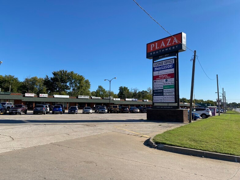 More Photos Of 201 US Highway 60 W, Republic General Retail For Lease