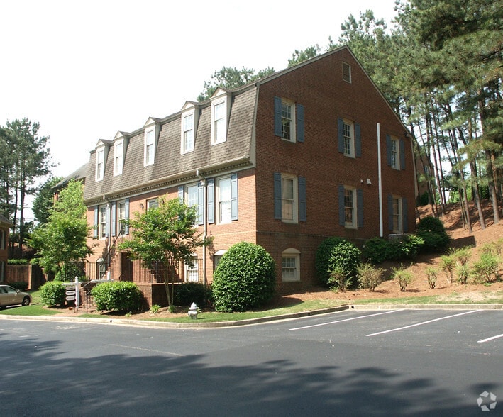 More Photos Of 2900-12 Chamblee Tucker Rd, Chamblee Office For Lease