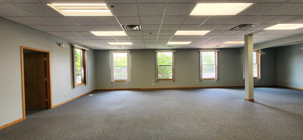More Photos Of 2365 Woodlake Dr, Okemos Medical For Lease
