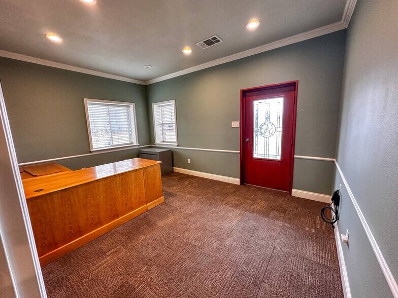 More Photos Of 5677 TX-276, Royse City Office For Lease