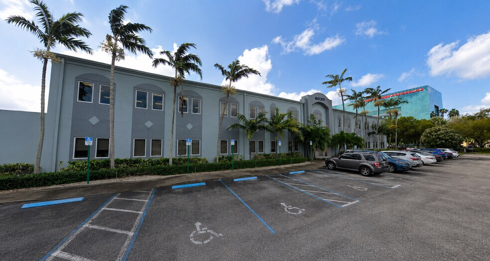 Primary Photo Of 6030 Hollywood Blvd, Pembroke Pines Medical For Lease