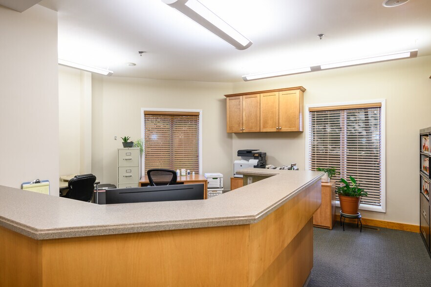 More Photos Of 130 Maple Ave, Red Bank Medical For Lease