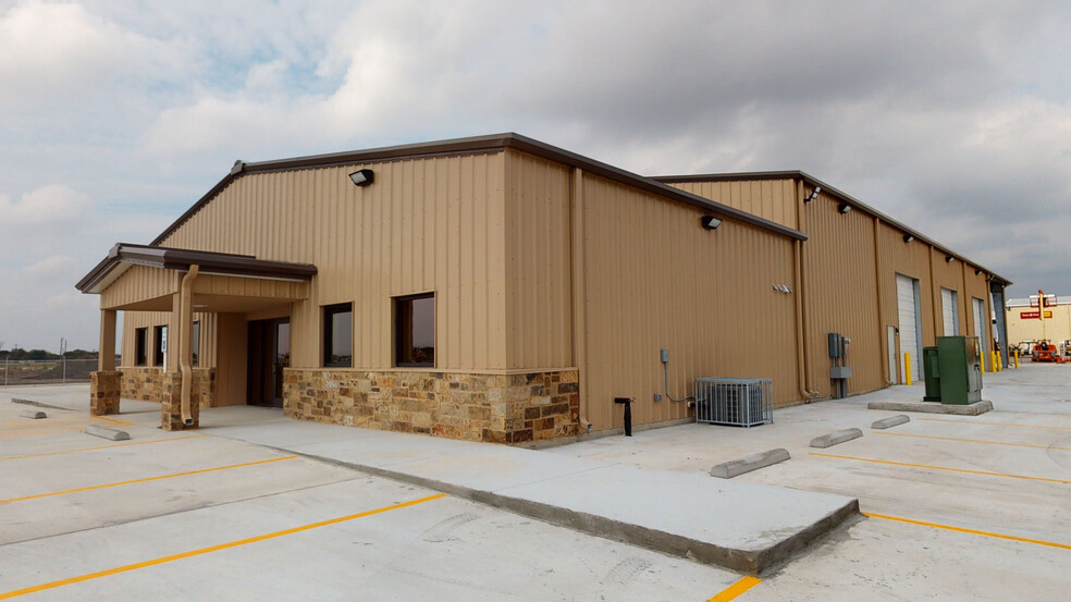 Primary Photo Of 5560 Kingpin Dr, Corpus Christi Warehouse For Sale