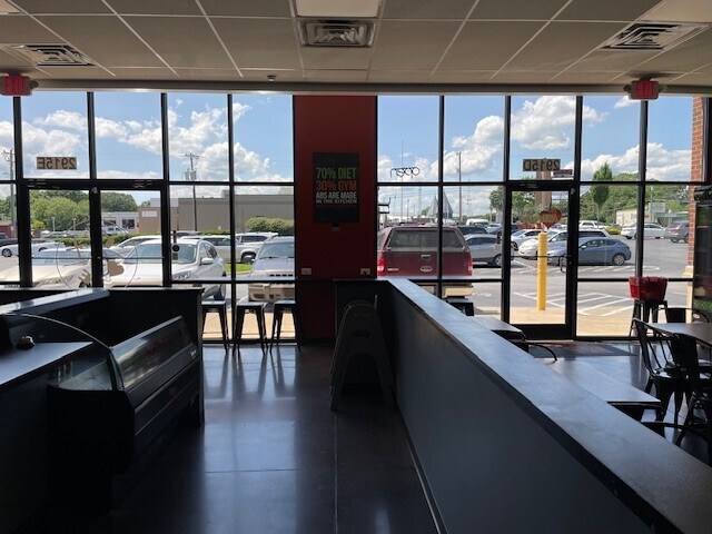 More Photos Of 2915-2921 Battleground Ave, Greensboro Restaurant For Lease