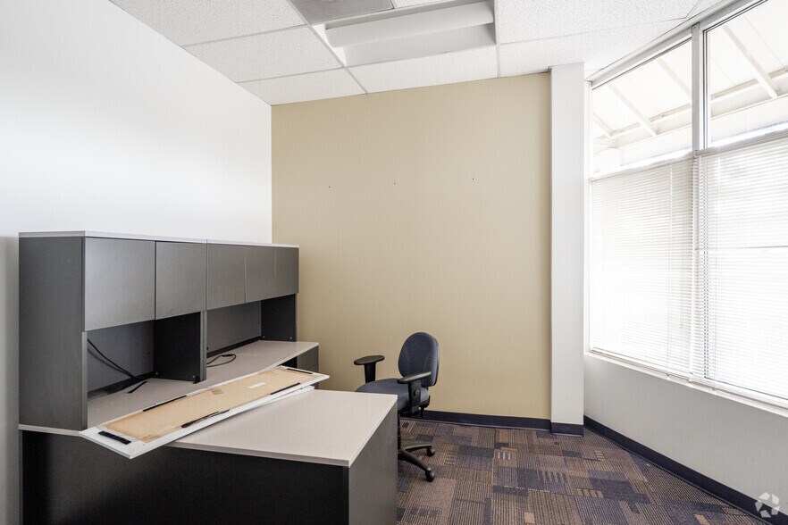 More Photos Of 2200 S Monaco Pky, Denver Unknown For Lease