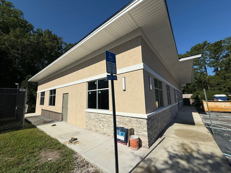 More Photos Of 2416 Dunn Ave, Jacksonville Medical For Lease