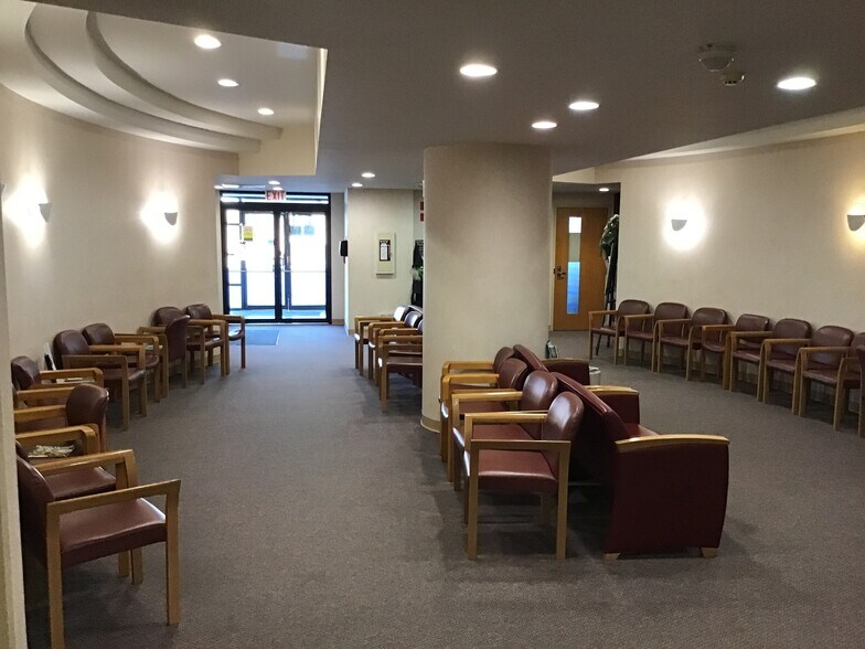 More Photos Of 6187 S Archer Ave, Chicago Medical For Lease