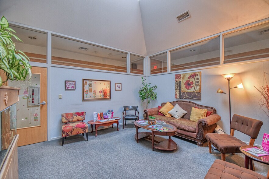More Photos Of 3280 Marshall Ave, Norman Office For Sale
