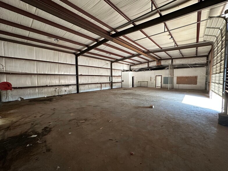 More Photos Of 2227 Wolfcamp Cir, Midland Industrial For Lease