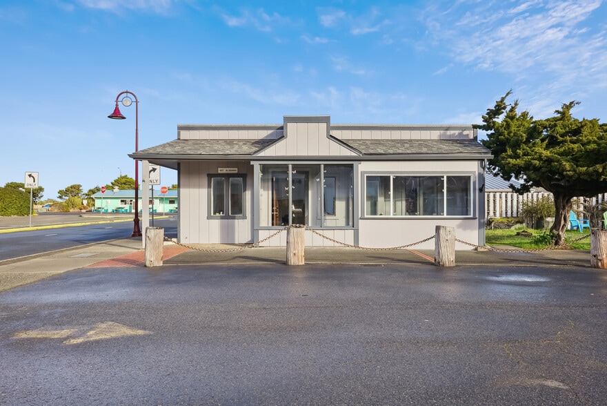 More Photos Of 165 Alabama Ave SE, Bandon Office Residential For Sale
