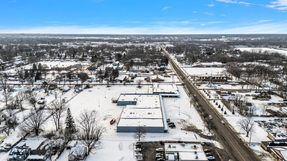More Photos Of 3402 Richfield Rd, Flint Freestanding For Lease