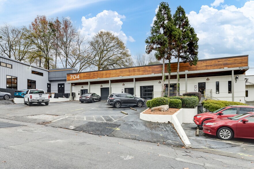 More Photos Of 704-710 Berkeley Ave, Atlanta Loft Creative Space For Lease