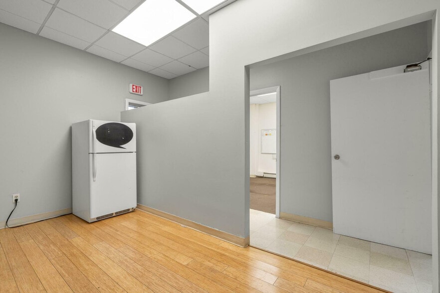 More Photos Of 250 Governor St, East Hartford Manufacturing For Sale