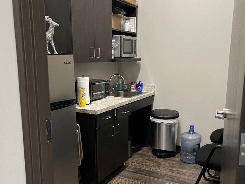 More Photos Of 7920 Preston Rd, Plano Medical For Sale